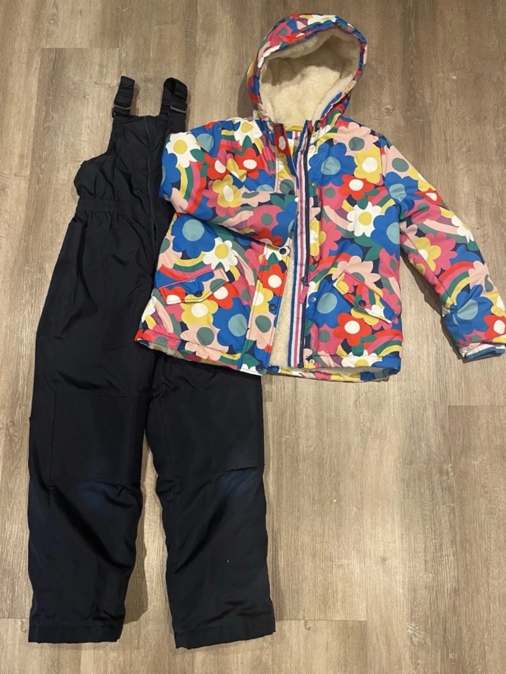 EUC Mini Boden Girls Sherpa Floral Winter Jacket & Navy ski pants snowsuit